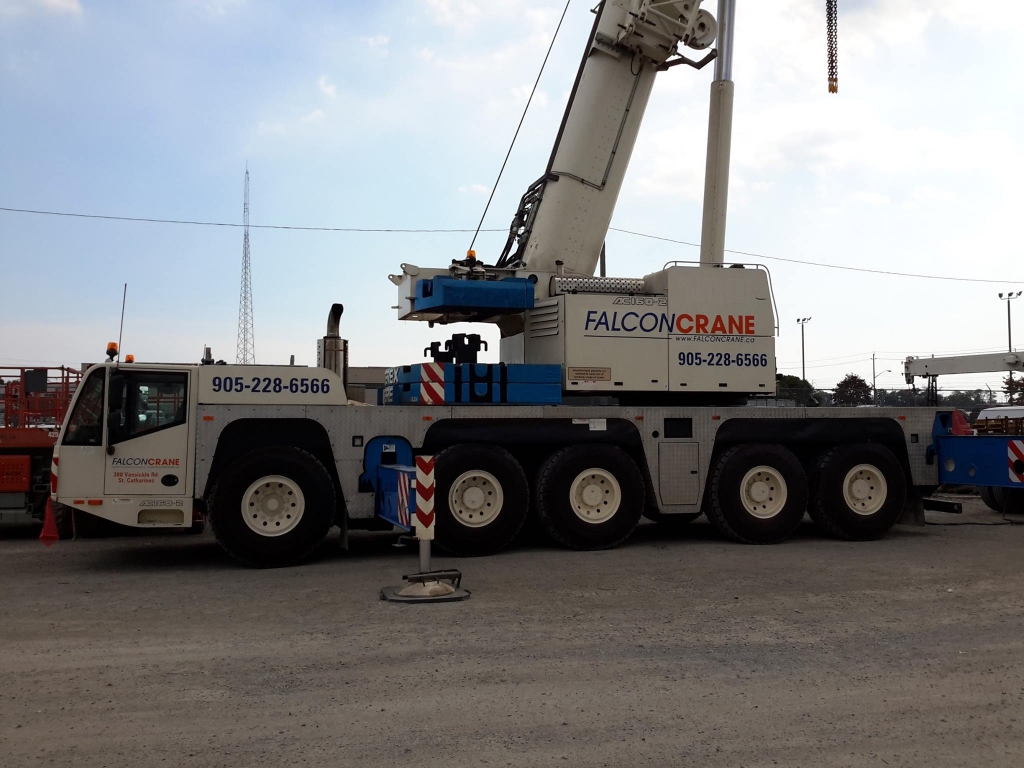 Crane Rentals: Versatile Solutions for Any Project